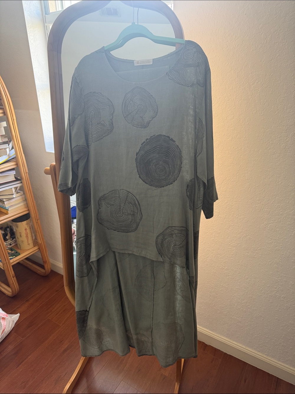 Relaxed Women’s Tunic Set in Olive Green with Floral Medallion Print